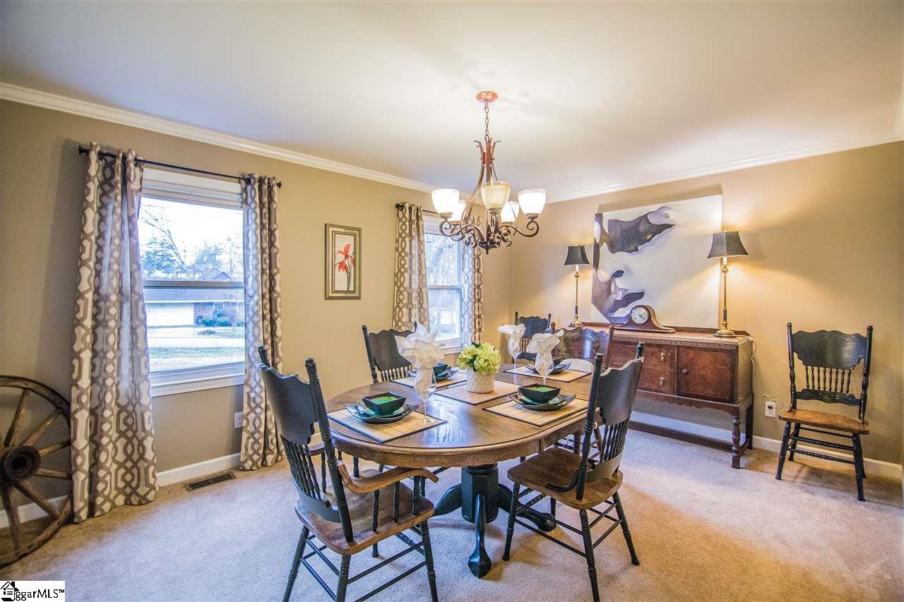 205 Ravensworth Road Taylors, SC 29687 - Photo 3 of 21 Gallery Image 3