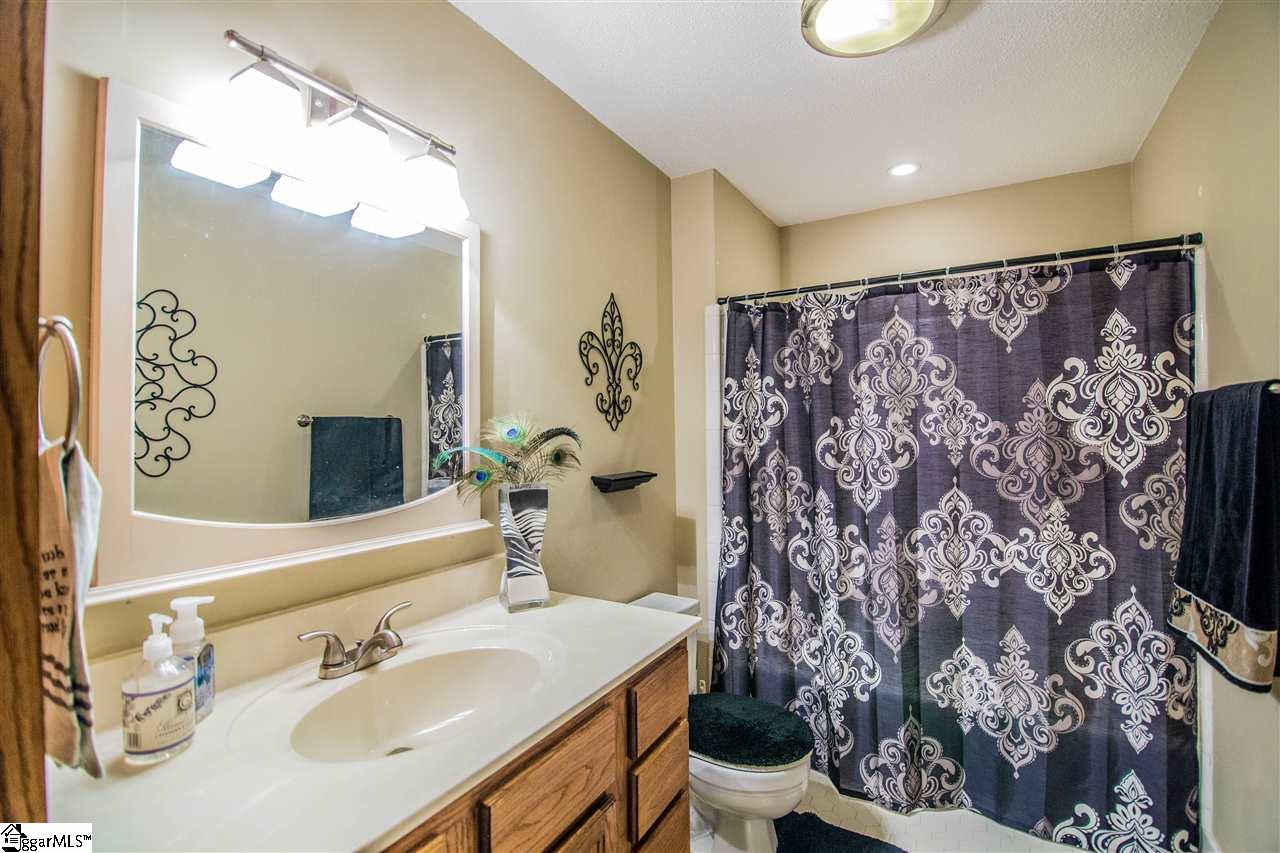 205 Ravensworth Road Taylors, SC 29687 - Photo 5 of 21 Gallery Image 5