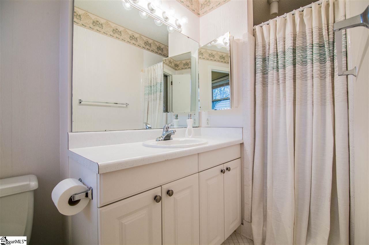 205 Ravensworth Road Taylors, SC 29687 - Photo 10 of 21 Gallery Image 10