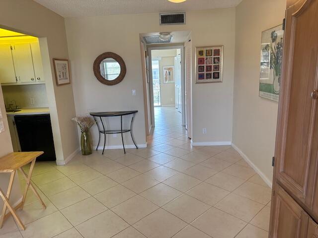 157 Mansfield D Boca Raton, FL 33434 - Photo 3 of 11 Dining area