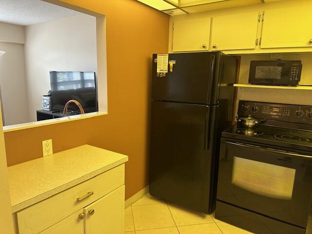 157 Mansfield D Boca Raton, FL 33434 - Photo 5 of 11 Kitchen