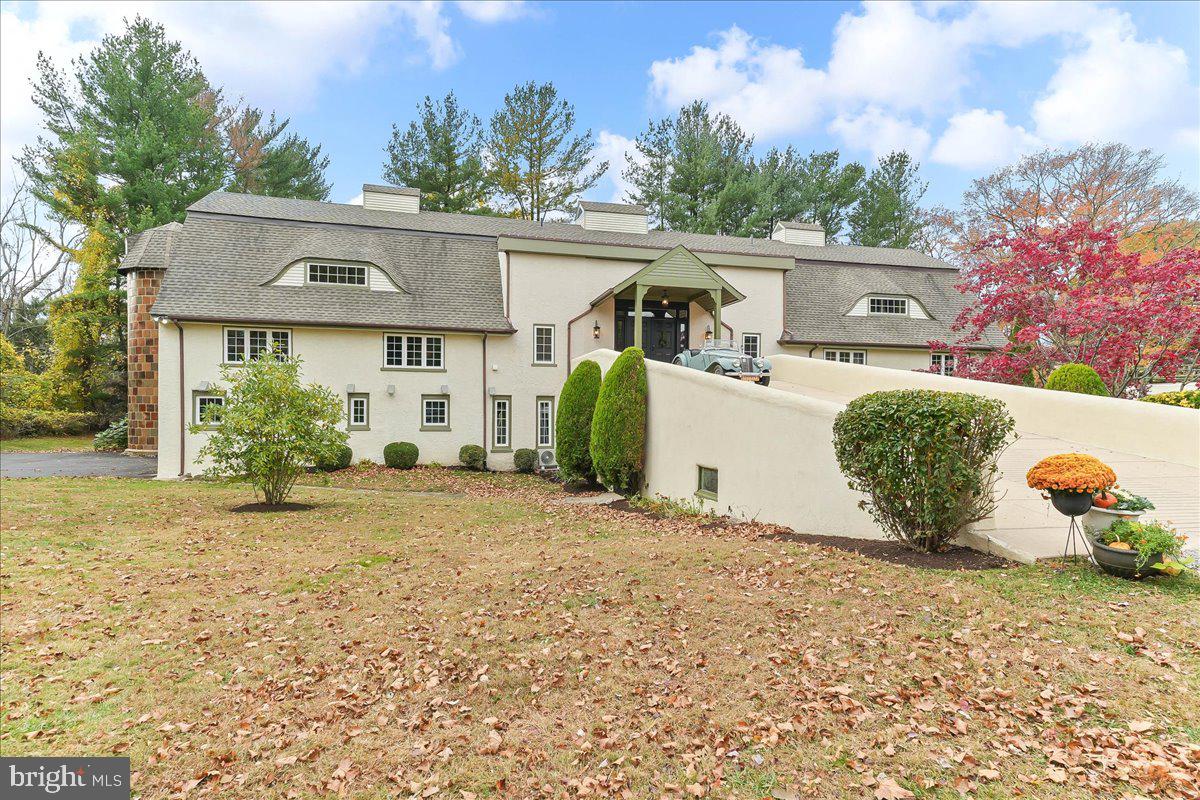 208 Haystack Lane Wilmington, DE 19807 - Photo 4 of 89 a front view of a house with garden