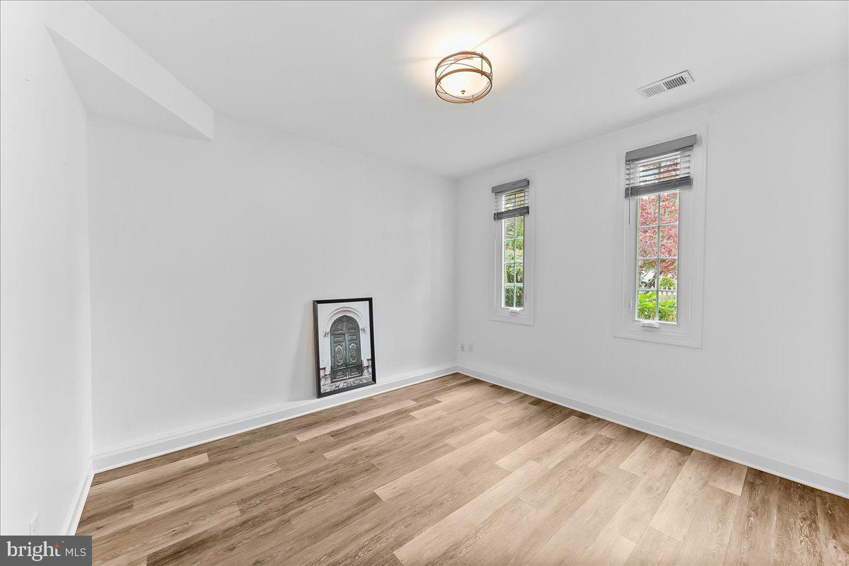 208 Haystack Lane Wilmington, DE 19807 - Photo 59 of 89 an empty room with windows