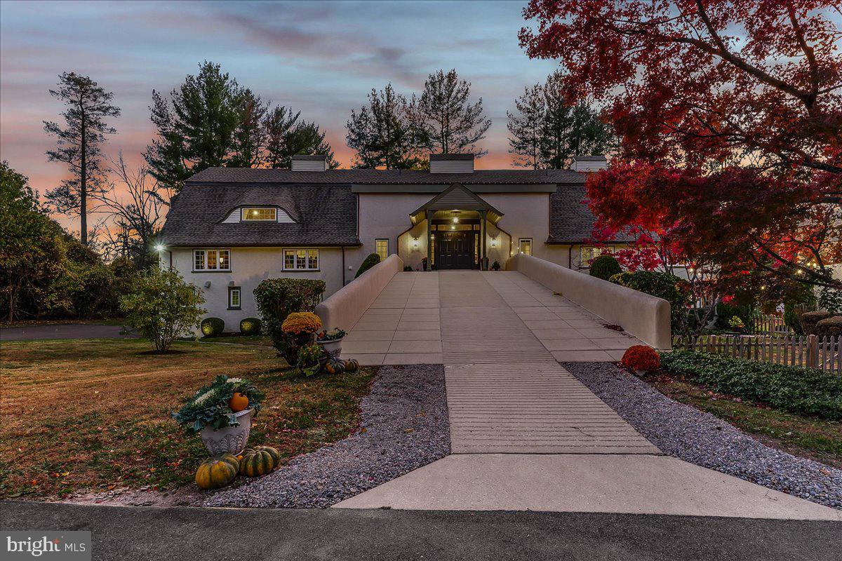 208 Haystack Lane Wilmington, DE 19807 - Photo 73 of 89 a front view of a house with garden
