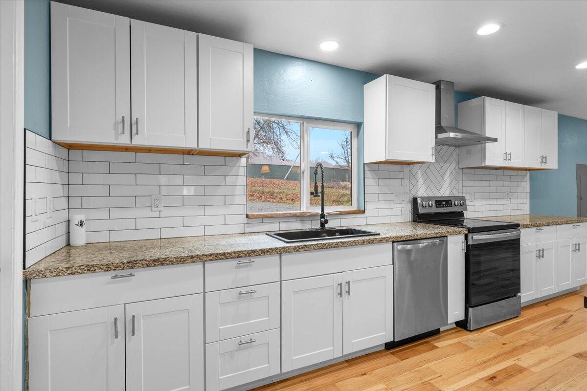 2526 Upper River Road Grants Pass, OR 97526 - Photo 15 of 33 Gallery Image 15