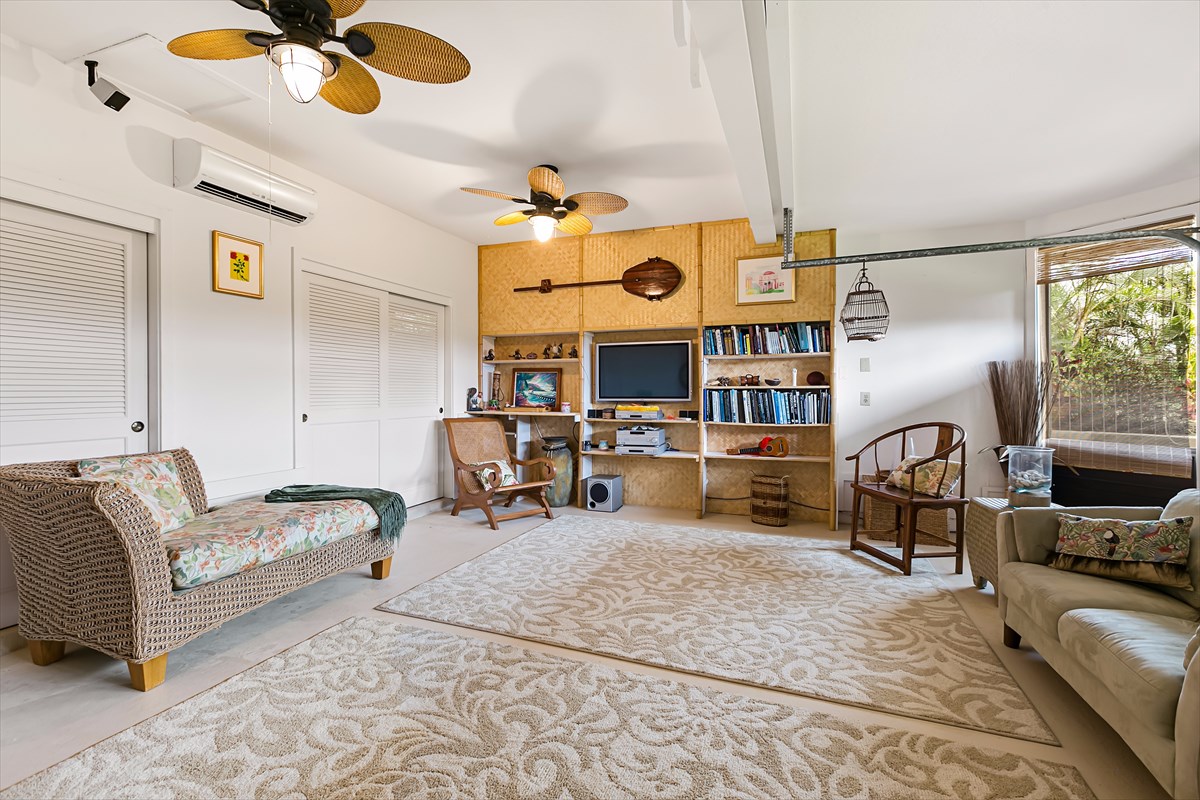 1516 Pe'e Road Koloa, HI 96756 - Photo 23 of 25 a living room with furniture