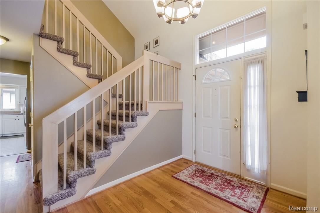 2178 Reagan Drive Rochester, MI 48309 - Photo 5 of 44 Foyer with Hardwood Floors