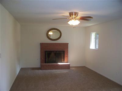705 East Sycamore Avenue Reedley, CA 93654 - Photo 2 of 12 Family room