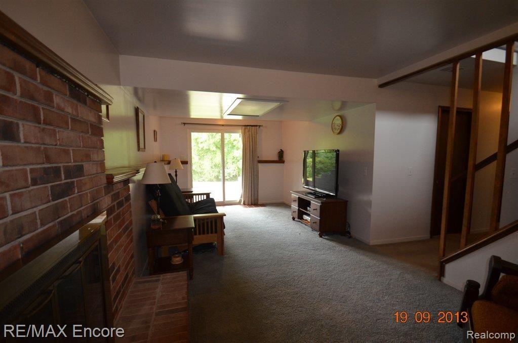 4862 Clarkston Road Clarkston, MI 48348 - Photo 11 of 28 FAMILY ROOM WALKOUT 2