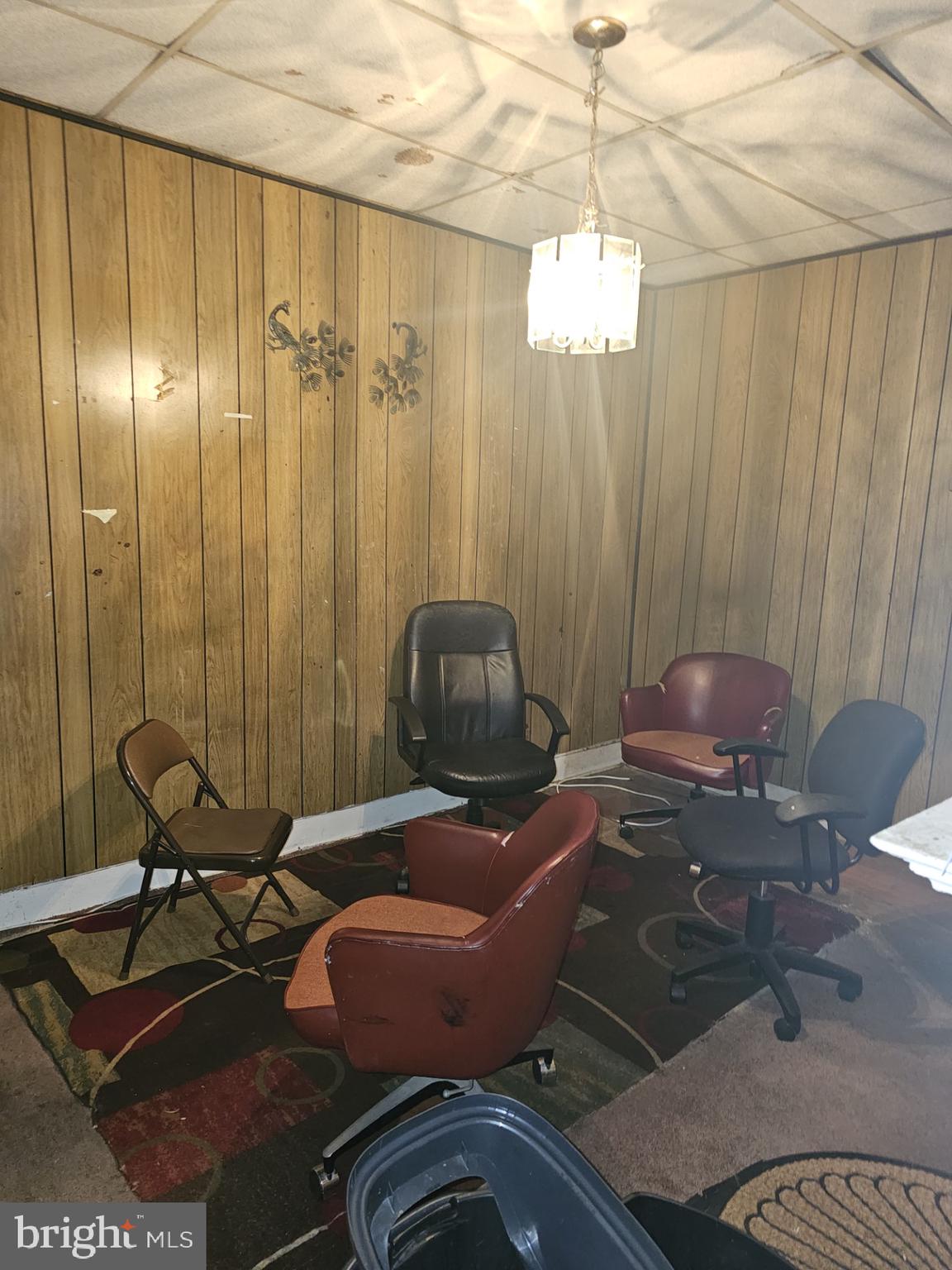 407 16th Street Southeast Washington, DC 20003 - Photo 2 of 9