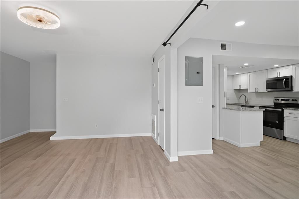 3549 Old Chamblee Tucker Road, Unit J Atlanta, GA 30340 - Photo 4 of 20