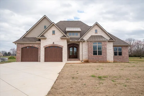 $589,000 | 1238 Baylee Circle, Lawrenceburg, TN 38464