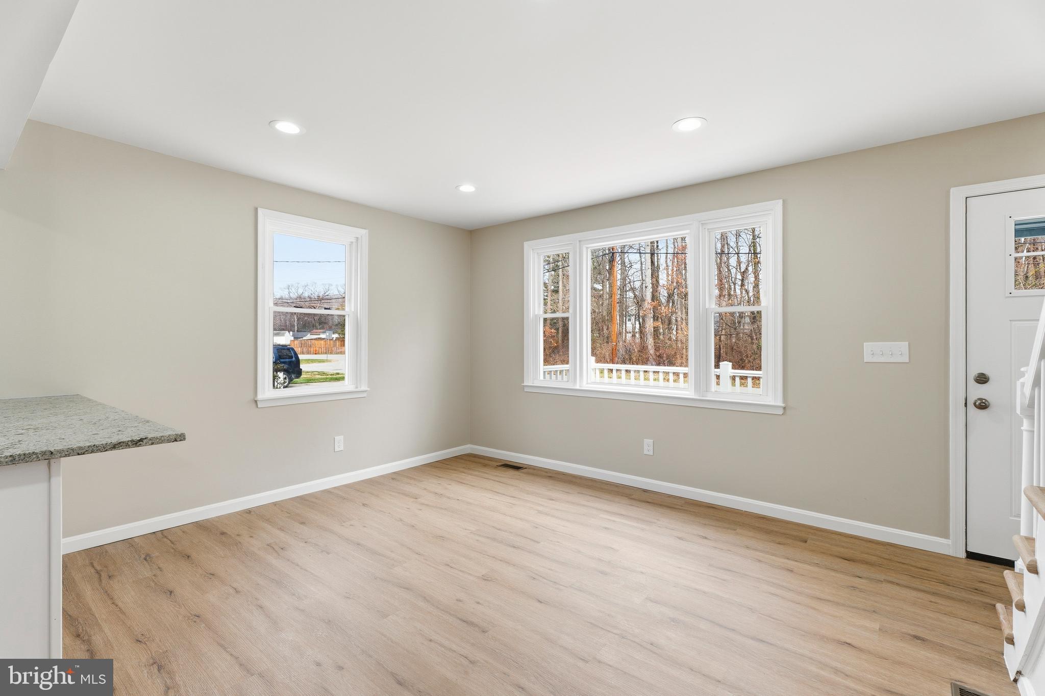 706 Sue Grove Road Baltimore, MD 21221 - Photo 5 of 51