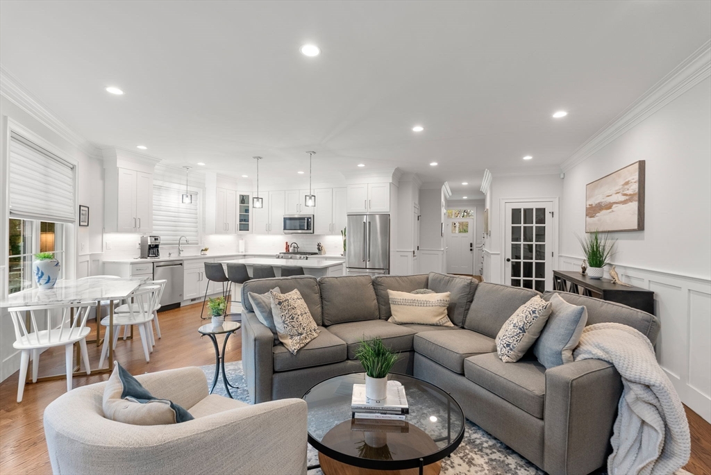 210 Evelyn Road, Unit 210 Newton, MA 02468 - Photo 7 of 22