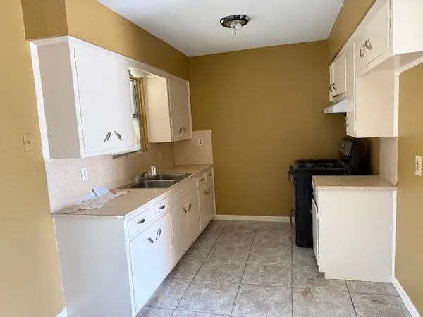 $1,350 | 934 Salem Drive, Corpus Christi, TX 78412