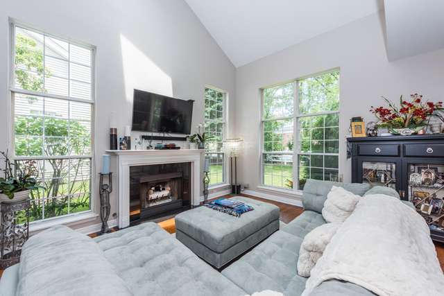 17784 Braewick Road Gurnee, IL 60031 - Photo 4 of 23 Gallery Image 4