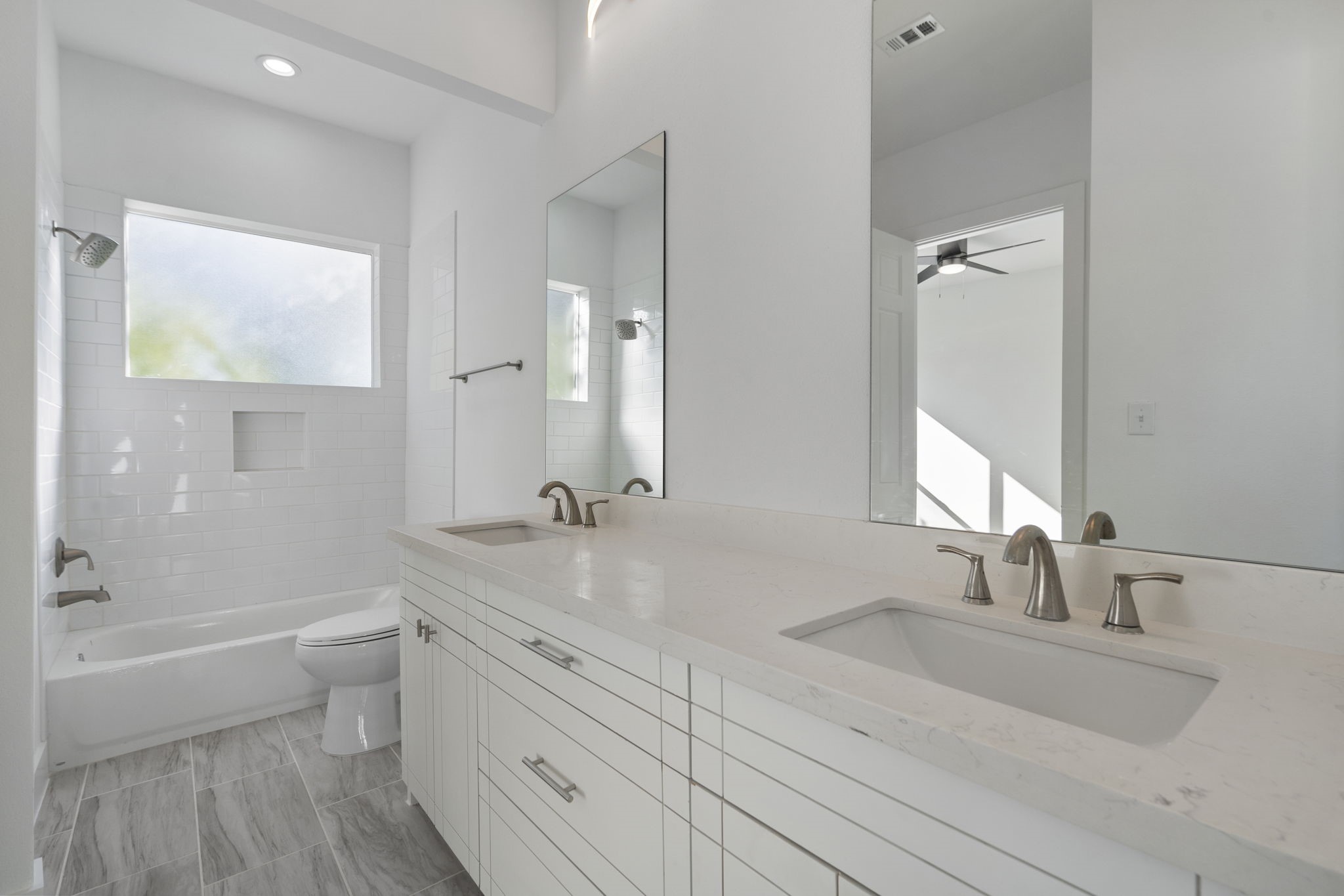 2022 Thonig Road, Unit A Houston, TX 77055 - Photo 11 of 14
