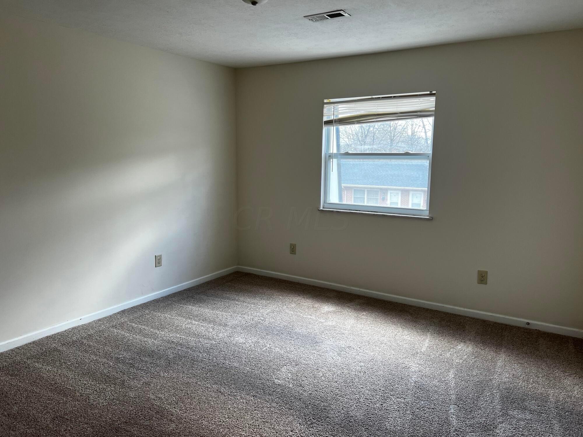 53 Neil Street, Unit 4 Delaware, OH 43015 - Photo 7 of 14 IMG_6582