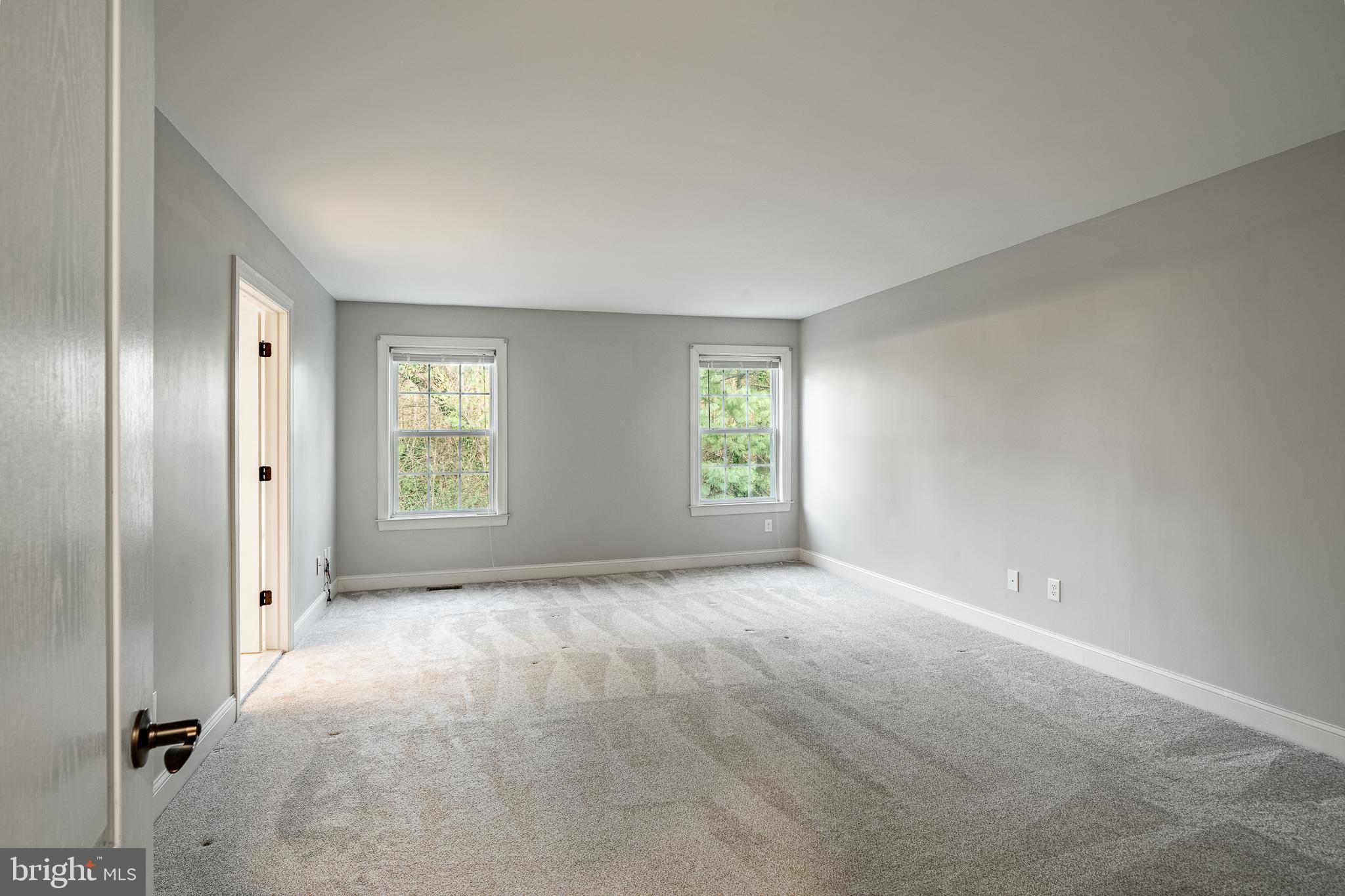112 Federal Walk Kennett Square, PA 19348 - Photo 23 of 54 an empty room with windows