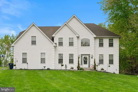 $900,000 | 32 Meadow Lane, Pottstown, PA 19465