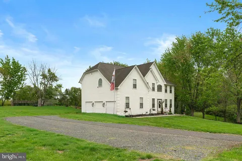 $900,000 | 32 Meadow Lane, Pottstown, PA 19465