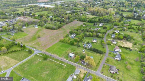 $900,000 | 32 Meadow Lane, Pottstown, PA 19465