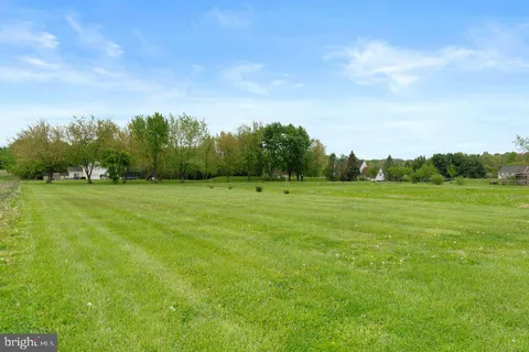 $900,000 | 32 Meadow Lane, Pottstown, PA 19465