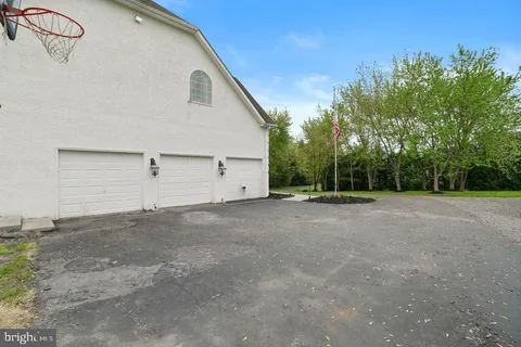$900,000 | 32 Meadow Lane, Pottstown, PA 19465