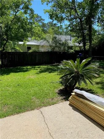 $1,500 | 241 Live Oak Street, Mandeville, LA 70448