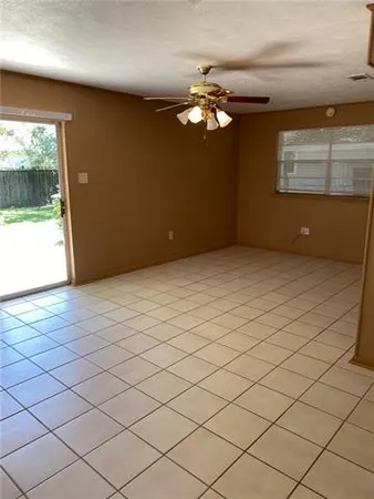 $1,500 | 241 Live Oak Street, Mandeville, LA 70448