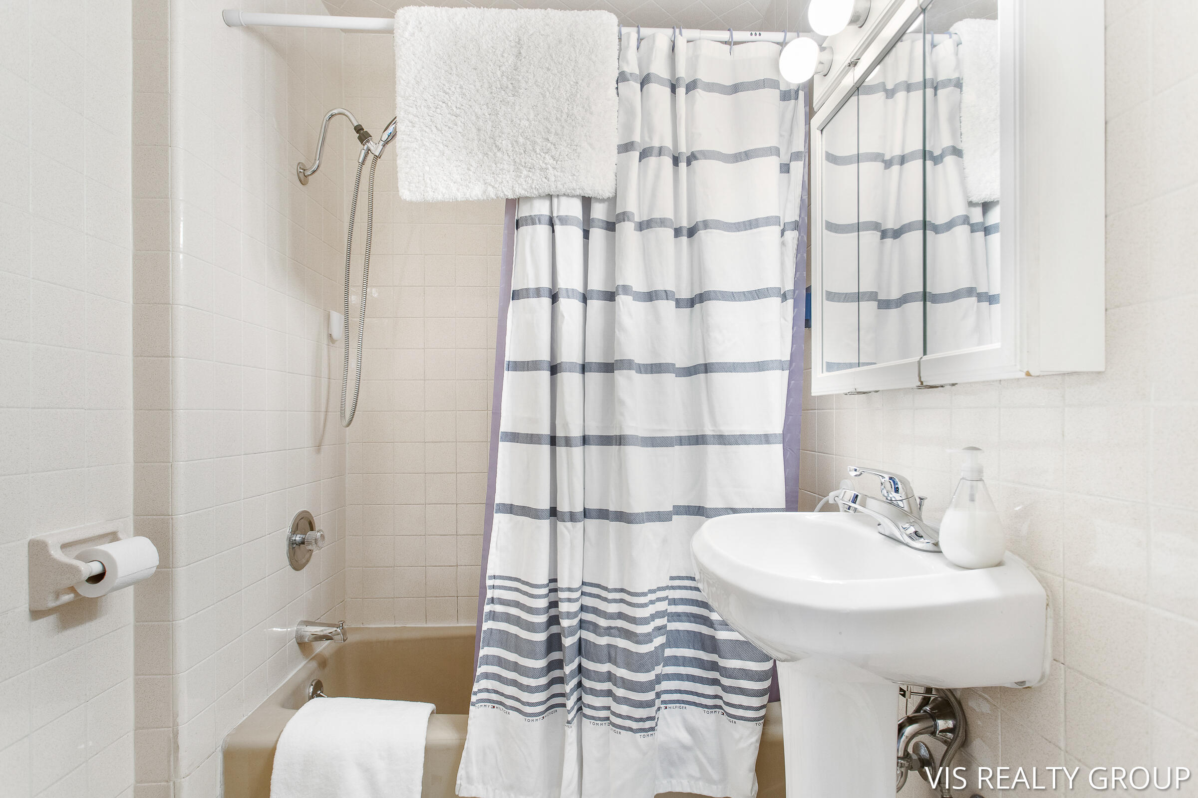 225 South Buchanan Street Spring Lake, MI 49456 - Photo 18 of 27 225 S Buchanan St, Spring Lake, MI-18