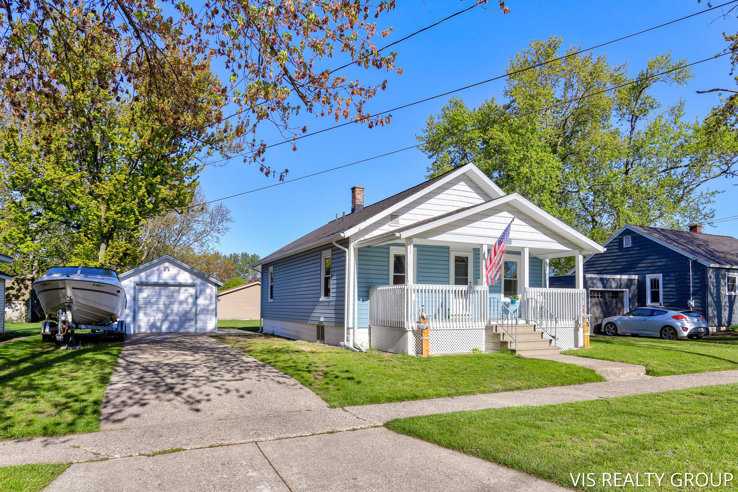 225 South Buchanan Street Spring Lake, MI 49456 - Photo 3 of 27 225 S Buchanan St, Spring Lake, MI-3