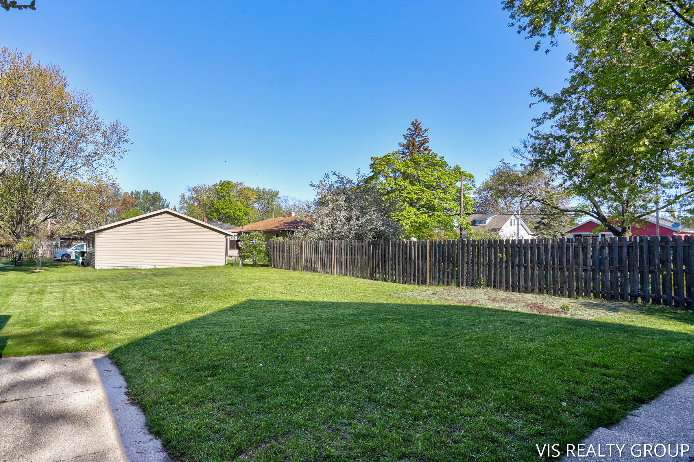 225 South Buchanan Street Spring Lake, MI 49456 - Photo 7 of 27 225 S Buchanan St, Spring Lake, MI-7
