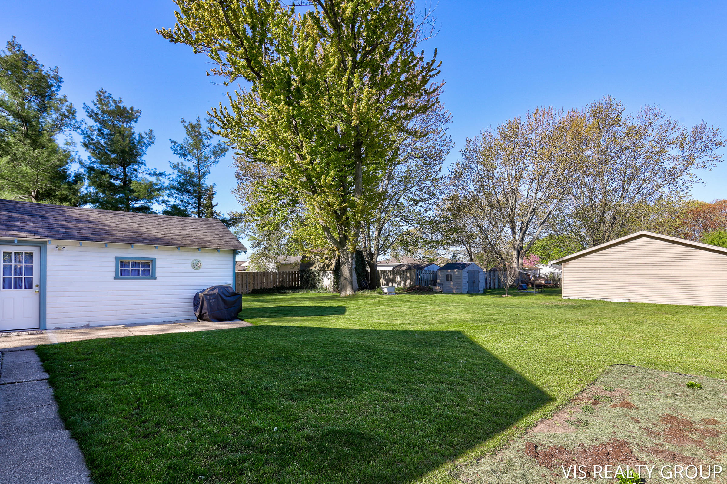 225 South Buchanan Street Spring Lake, MI 49456 - Photo 8 of 27 225 S Buchanan St, Spring Lake, MI-8
