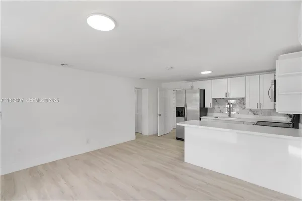 $2,100 | 607 Southwest 3rd Street, Unit 1, Delray Beach, FL 33444