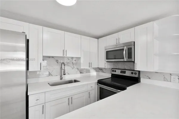 $2,100 | 607 Southwest 3rd Street, Unit 1, Delray Beach, FL 33444