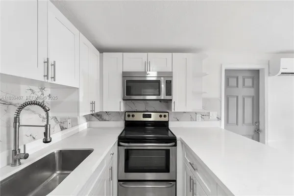 $2,100 | 607 Southwest 3rd Street, Unit 1, Delray Beach, FL 33444