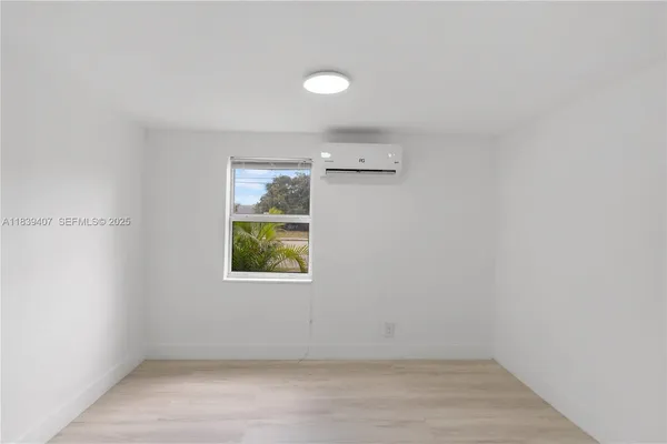 $2,100 | 607 Southwest 3rd Street, Unit 1, Delray Beach, FL 33444