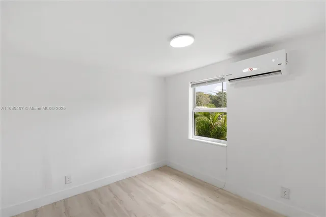 $2,400 | 607 Southwest 3rd Street, Unit 1, Delray Beach, FL 33444