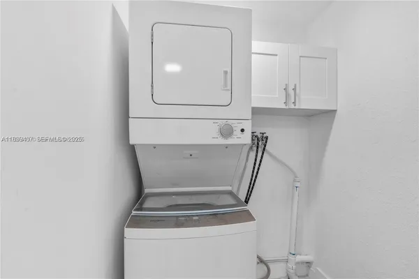 $2,100 | 607 Southwest 3rd Street, Unit 1, Delray Beach, FL 33444