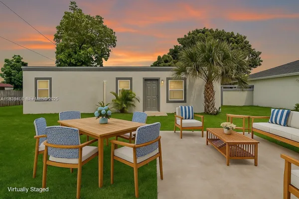 $2,100 | 607 Southwest 3rd Street, Unit 1, Delray Beach, FL 33444