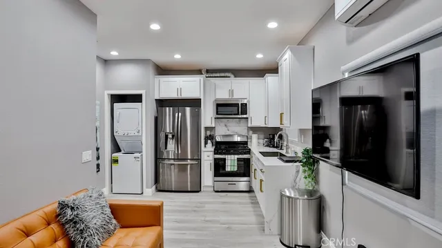 $1,099,900 | 408 South Flower Street, Santa Ana, CA 92703