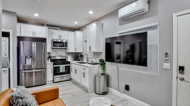 $1,099,900 | 408 South Flower Street, Santa Ana, CA 92703