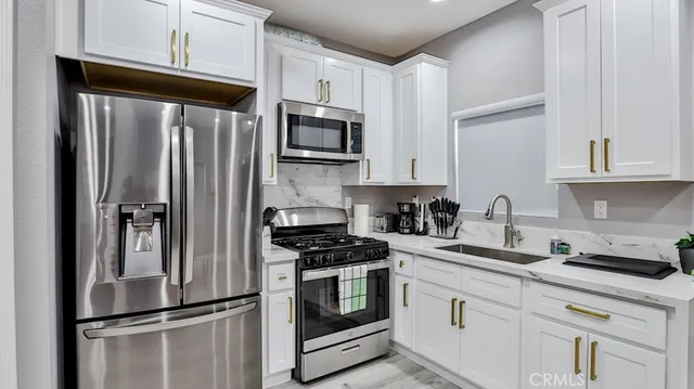 $1,099,900 | 408 South Flower Street, Santa Ana, CA 92703