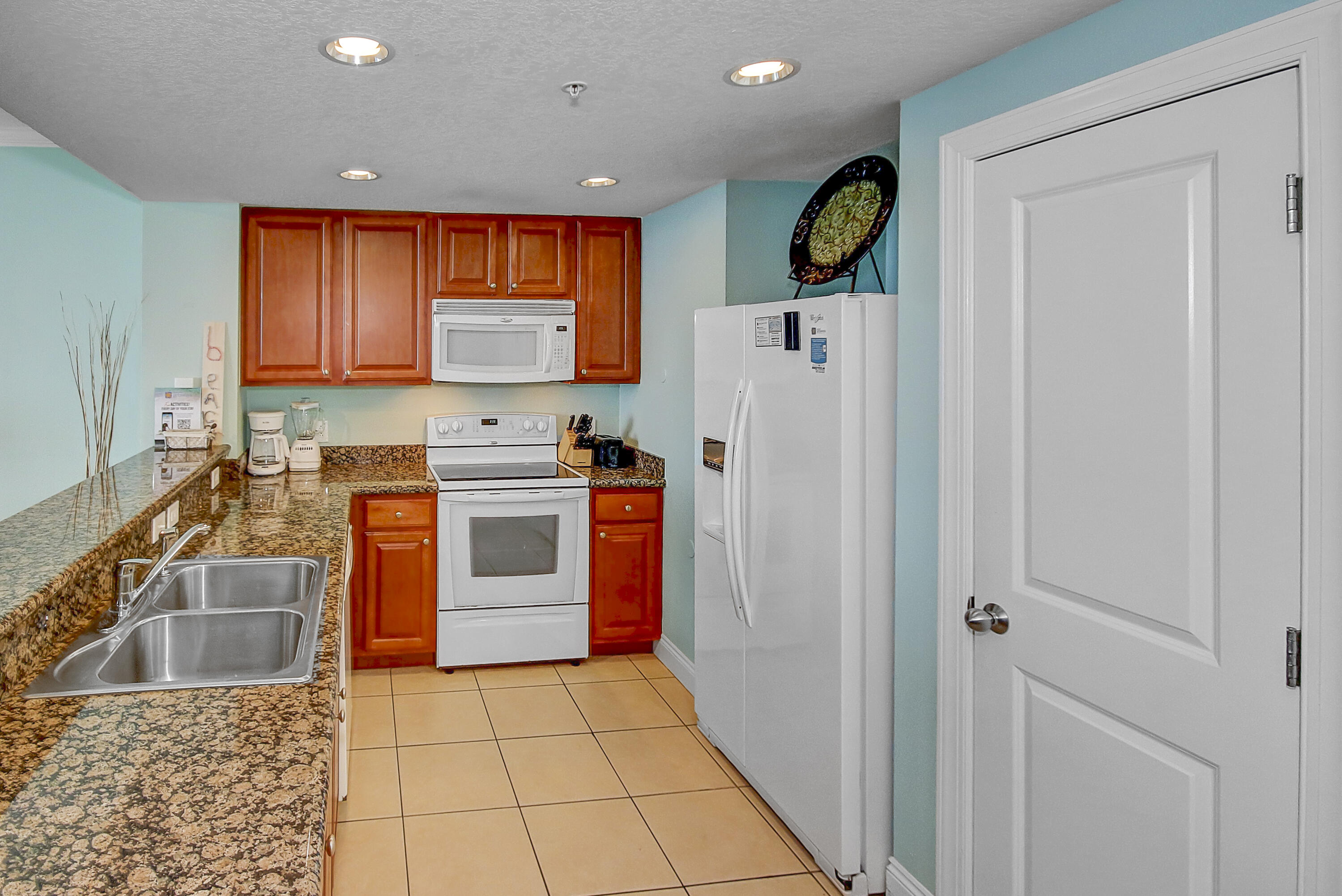 17281 Front Beach Road, Unit 705 Panama City Beach, FL 32413 - Photo 3 of 28 BRKT0071_2_3_4_5_6_7