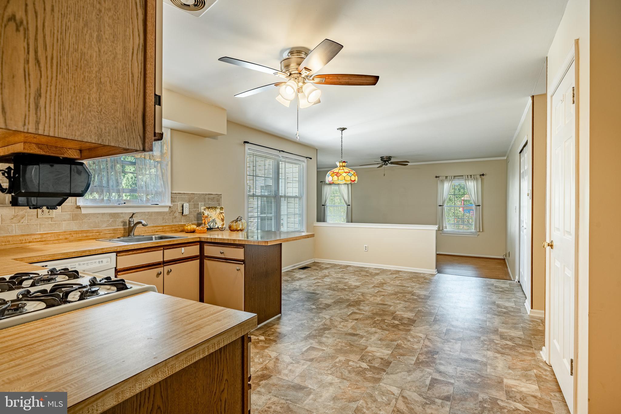 728 Jarrett Road Horsham, PA 19044 - Photo 14 of 38 Ideal for gathering