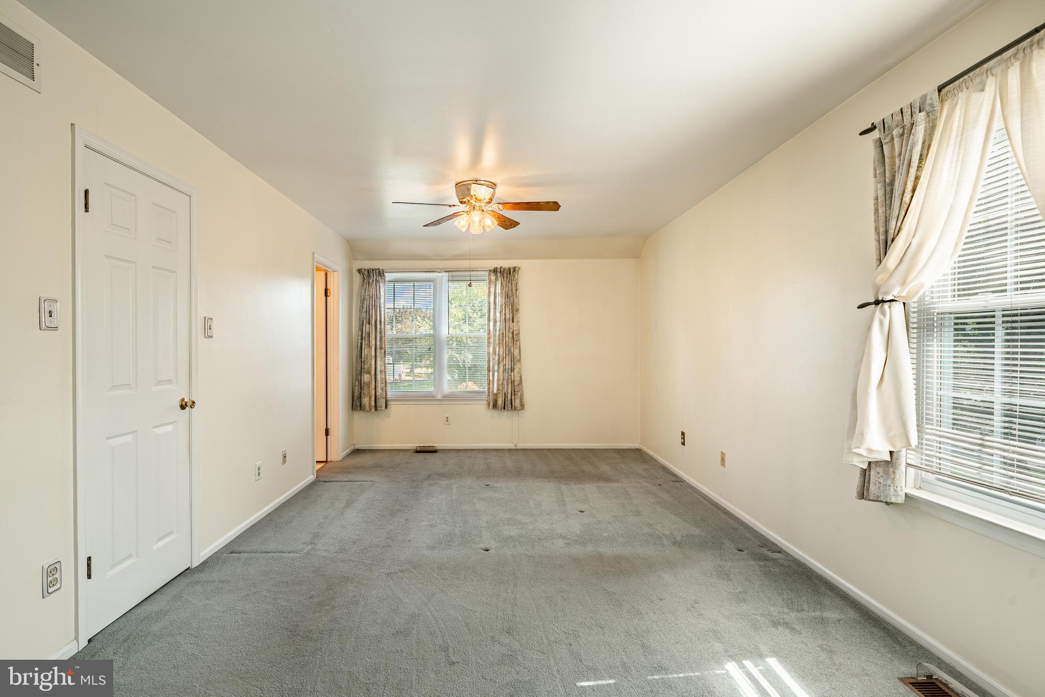 728 Jarrett Road Horsham, PA 19044 - Photo 23 of 38 Owners Suite