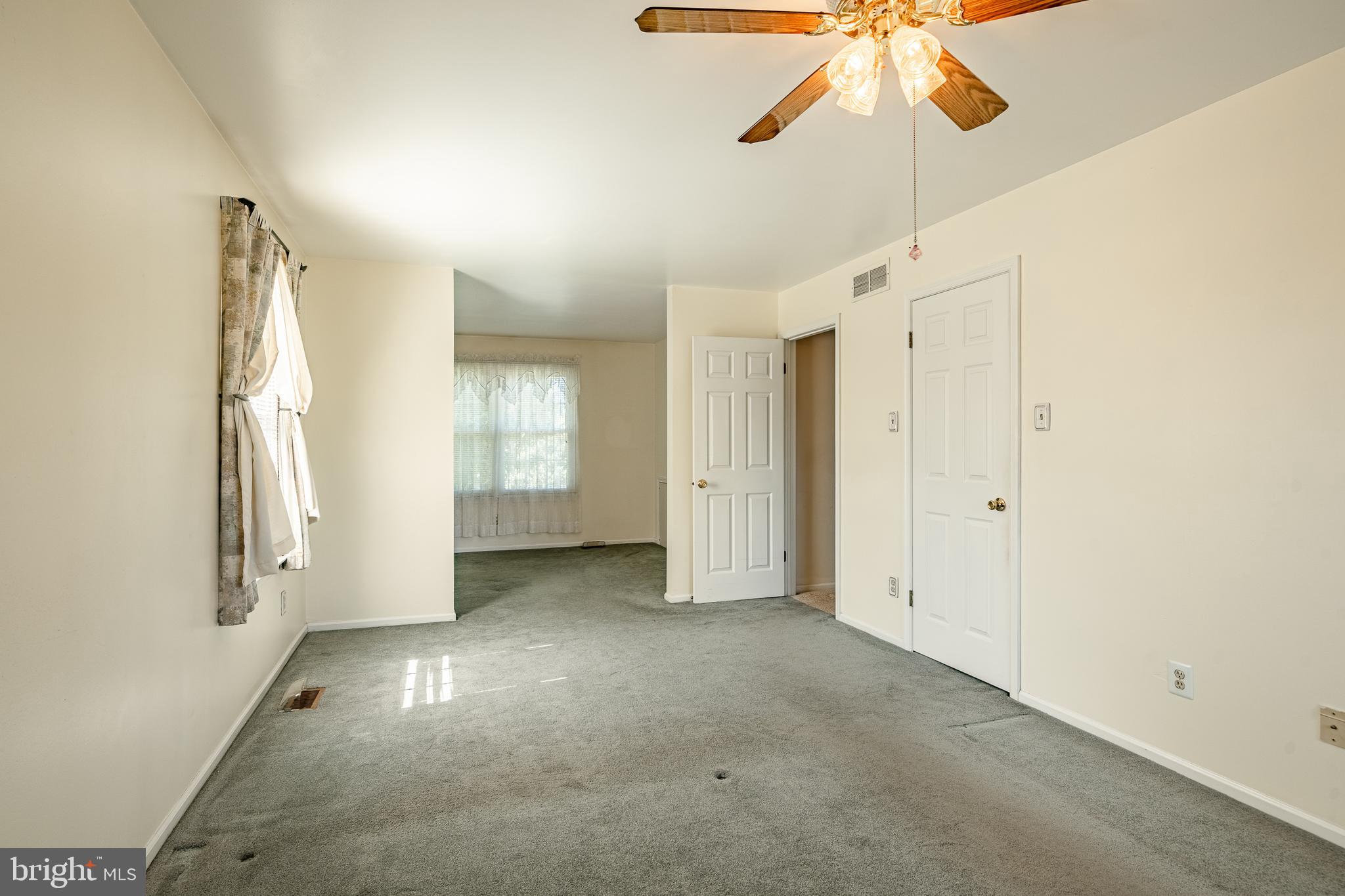 728 Jarrett Road Horsham, PA 19044 - Photo 24 of 38 Walk in Closet