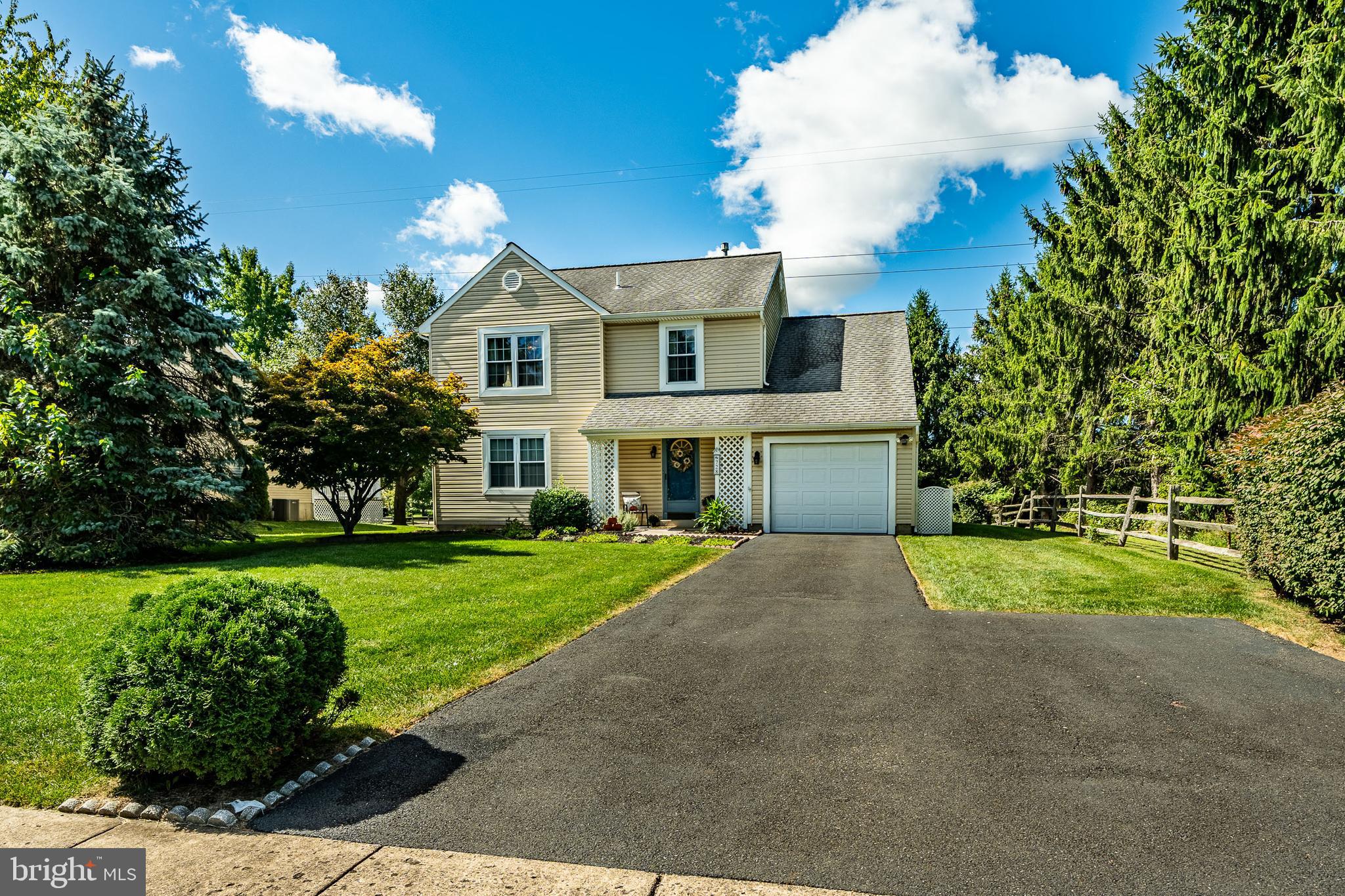 728 Jarrett Road Horsham, PA 19044 - Photo 5 of 38 Plenty of Parking