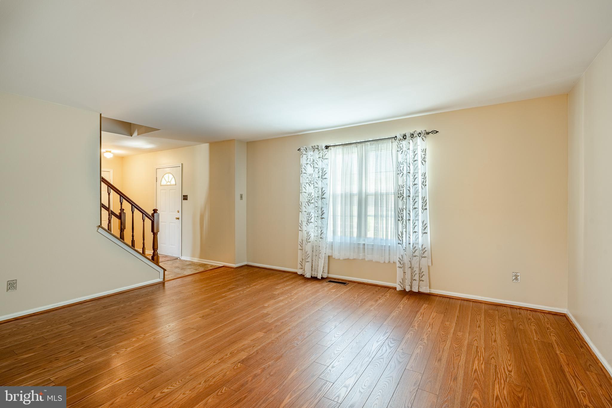 728 Jarrett Road Horsham, PA 19044 - Photo 7 of 38 Newer wood flooring!